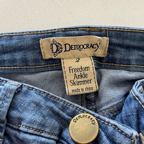 Jeans - Picture 2 of 3